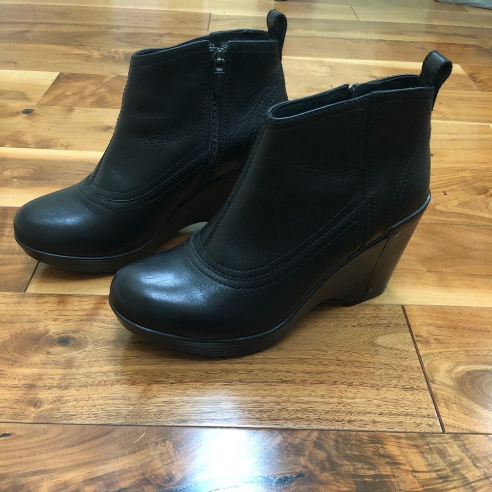 Dansko Leather Bootie